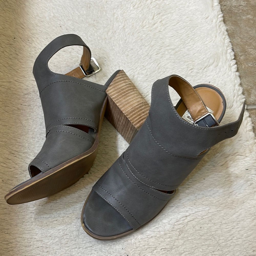 Dolce vita stacked heel in grey size 9.5